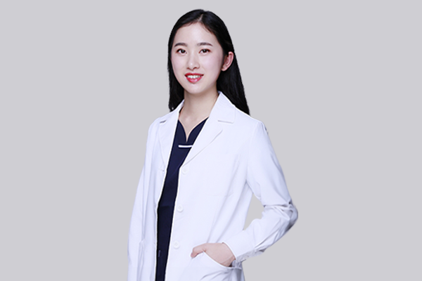 深圳牙齒矯正醫生推薦董唯吉